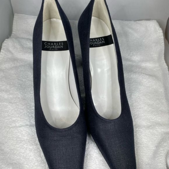 ⭐️⭐️Charles Jourdan Navy blue linen pump size 9. Like new.  3 inch heel    ⭐️⭐️ - Picture 3 of 6